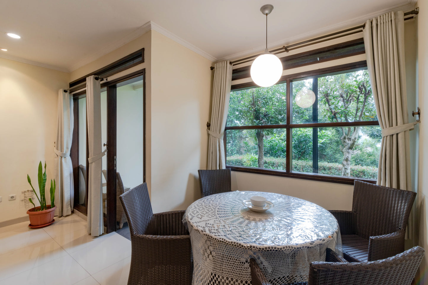 3 BR De Reiz Villa Kesuma Syariah - Mountain View - Family Only