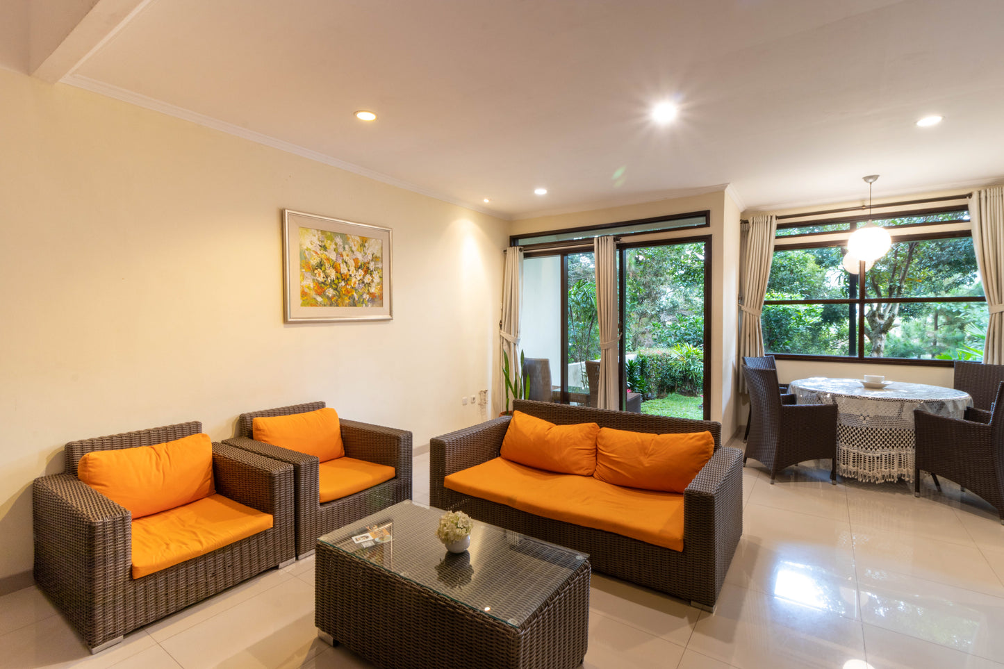 3 BR De Reiz Villa Kesuma Syariah - Mountain View - Family Only