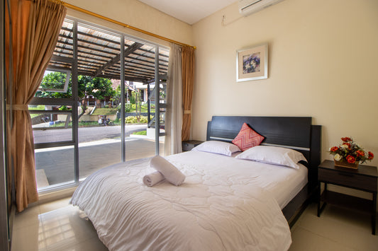 4 BR De Reiz Villa Spring Hill Syariah - City View - Family Only