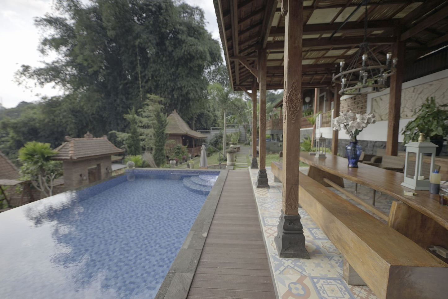 Villa di Lembang, 4+1BR, Family Only, Private Swimming Pool