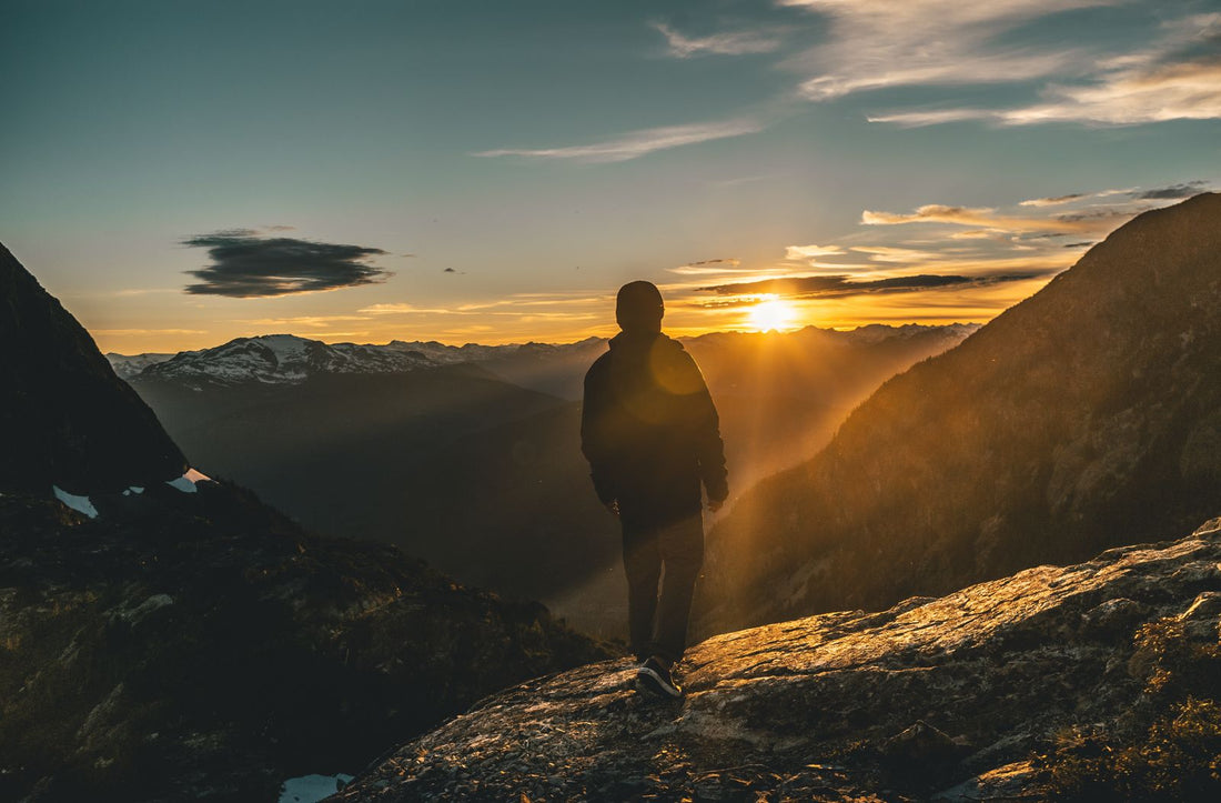 Pemandangan sunrise dari ketinggian perbukitan Bandung