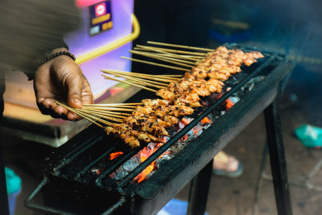 Sate kambing legendaris dibakar di atas arang di Bandung