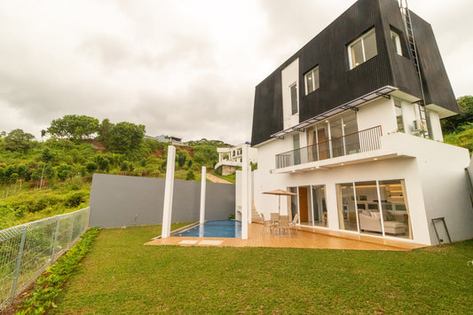 3 BR De Reiz Villa Khalid Syariah - Private Swiming Pool - Family Only