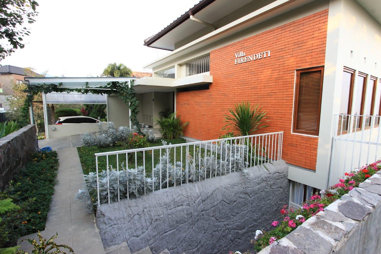 Villa Firen Syariah, 5+1 BR, Family Only, View Indah ke kota Bandung dan ke Gunung - Sewa Villa di Bandung