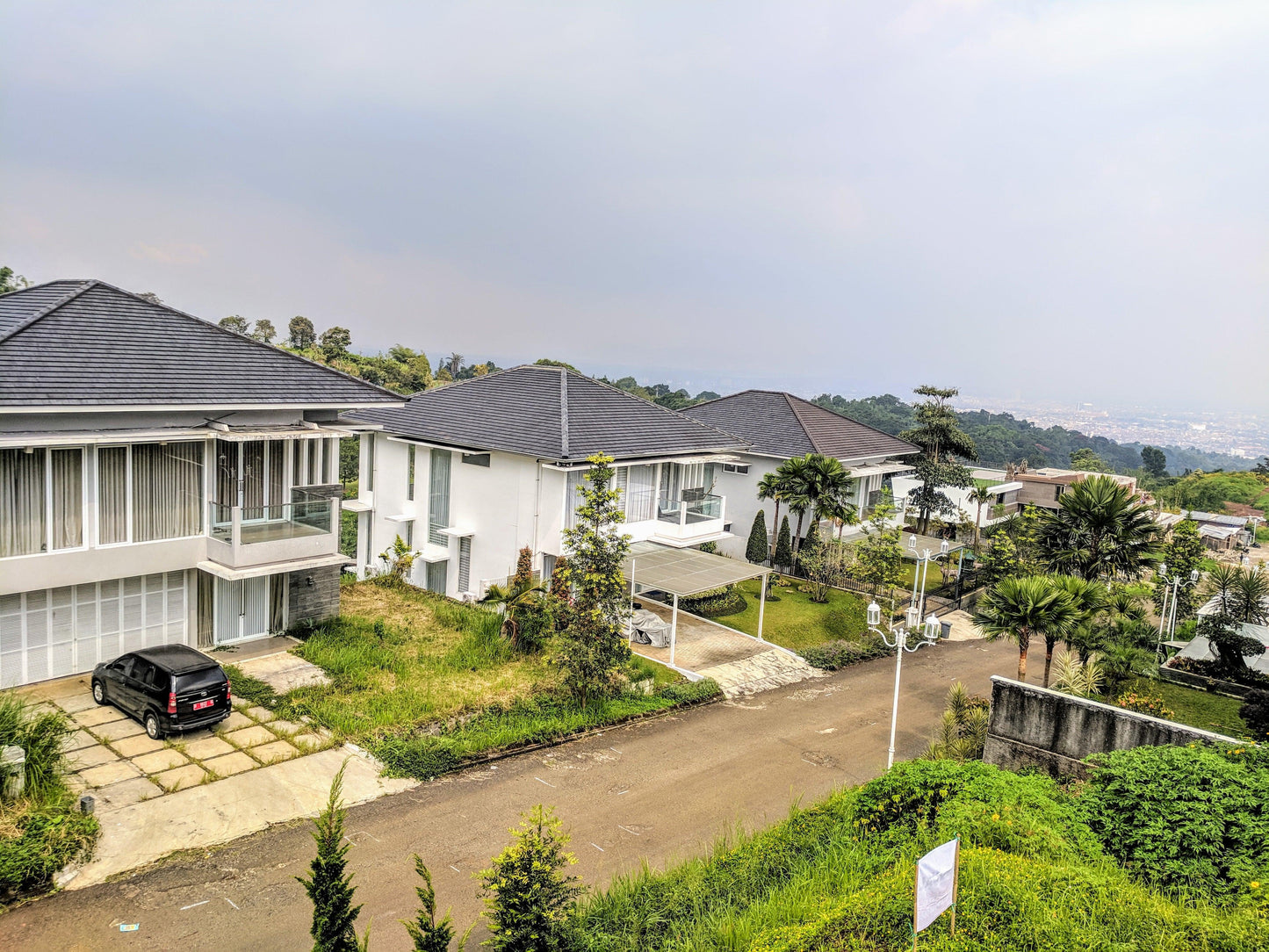 Villa Golf Syariah 4 BR, Family Only, View Indah ke Bukit Dago - Sewa Villa di Bandung