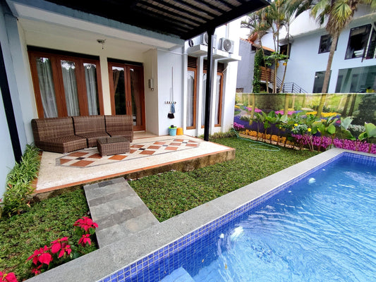 Villa Dago Mawar Syariah, 3+1 BR, Private Swimming Pool, Family Only - Sewa Villa di Bandung